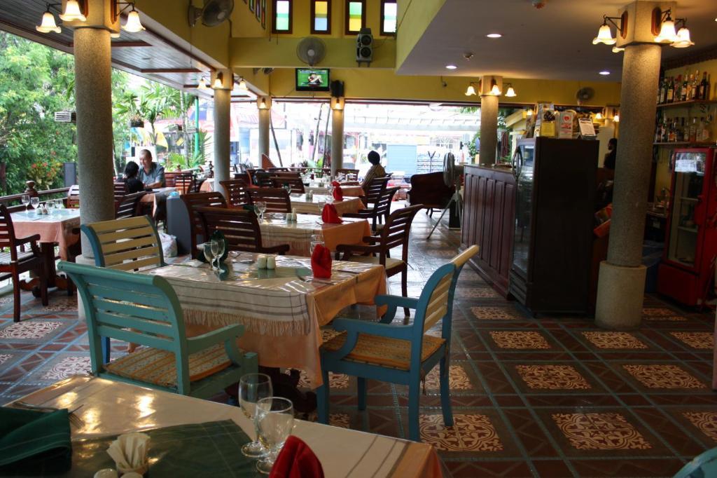 Andatel Grande Patong Phuket Restaurang bild